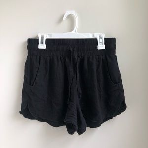 Hollister Black flowy shorts